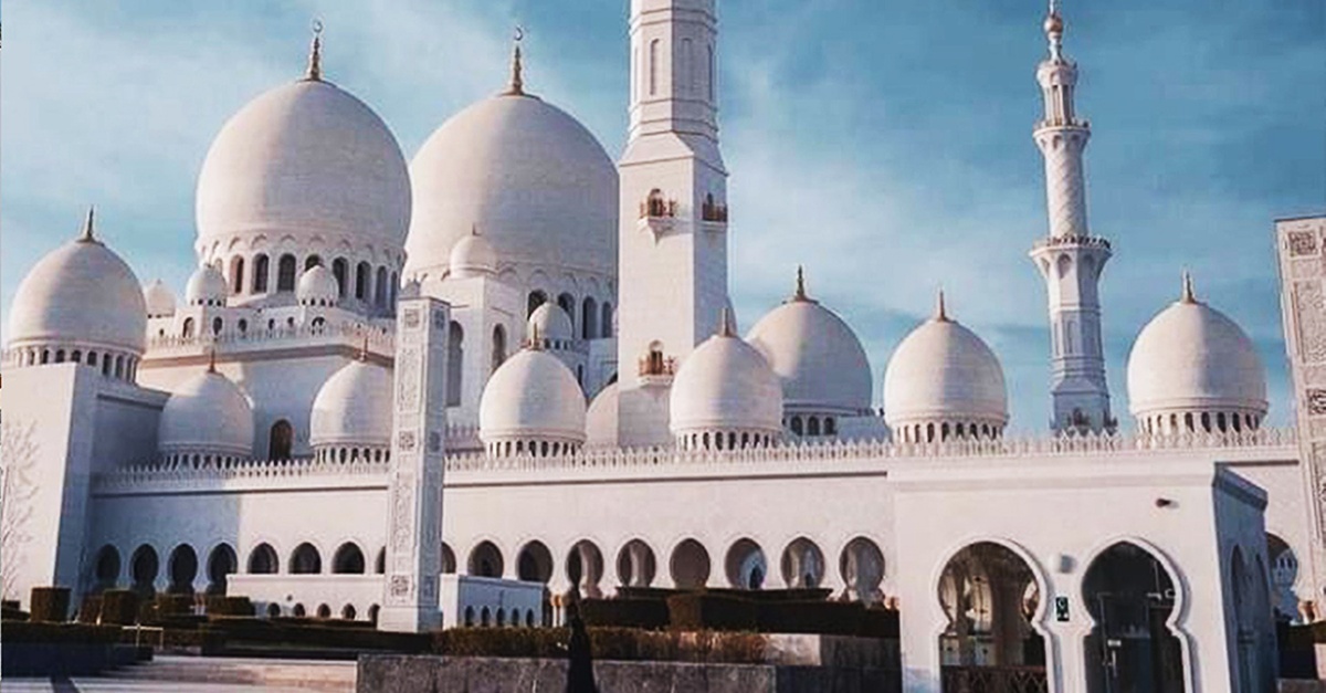 Discover Abu Dhabi With A City Tour For One To Four People Discover Abu Dhabi With A City Tour For One To Four People