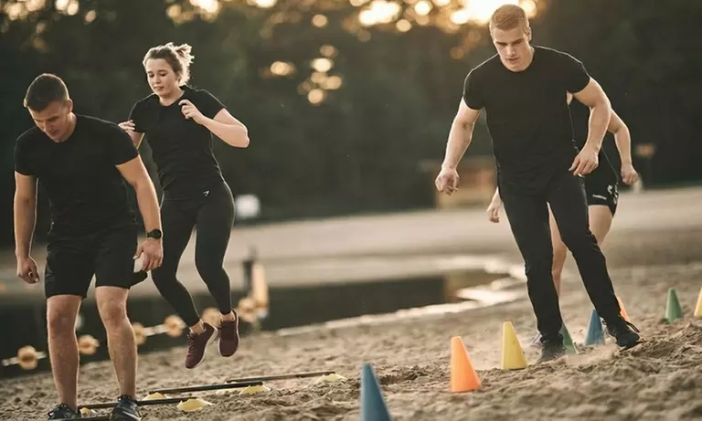 Train fitter, sterker & energieker in de buitenlucht: proefles of een 10 of 20-bootcamprittenkaart (tot 67% korting) - Primary Image