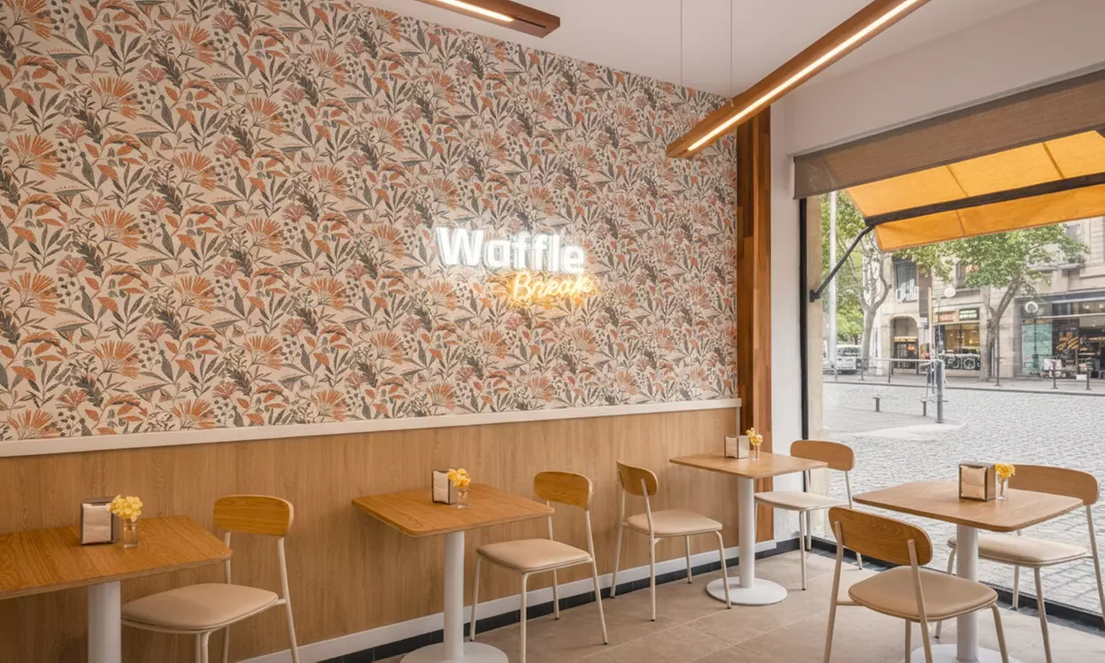 Brunch con platos salados, dulces, bebidas y mimosa clásica