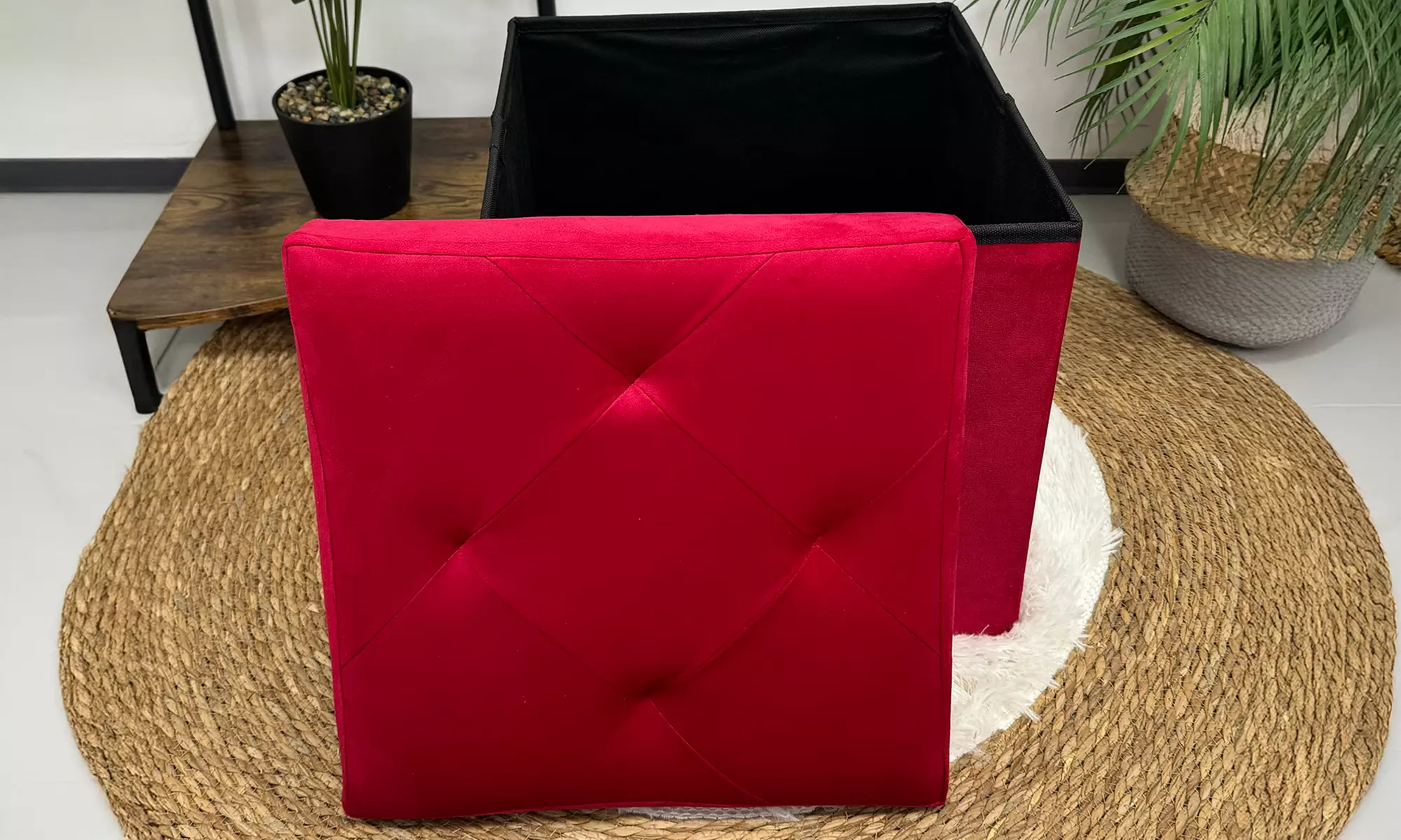 Pouf carré en velours Milo