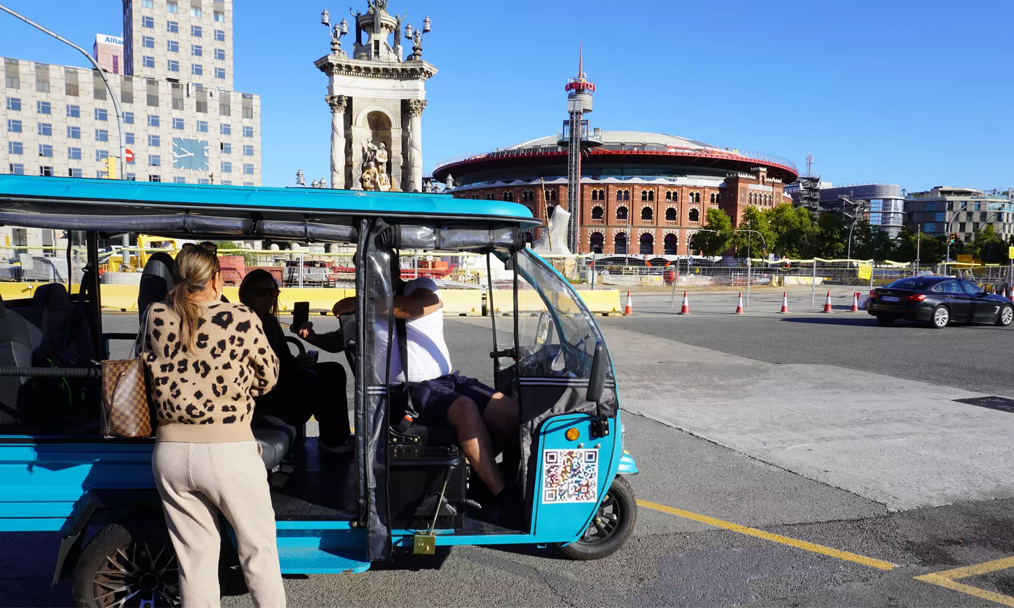 Tour Barcelona en tuk tuk eléctrico: 1 o 2 h, grupo o privado