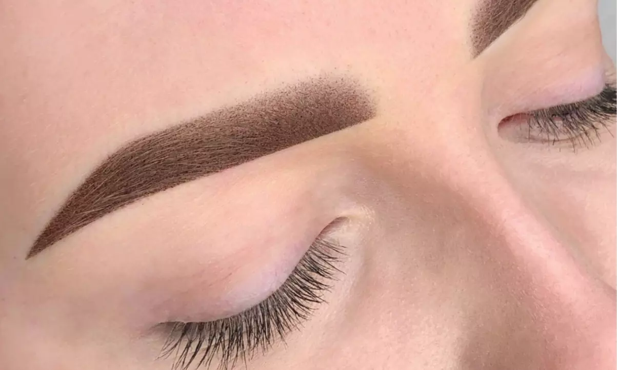 Augenbrauen- und/oder Wimpern-Lifting inkl. Färben für 1 Person