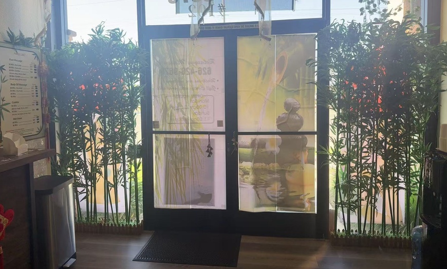 Image 7: Relax with a Choice of 60, 90, or 120-Minute Massage