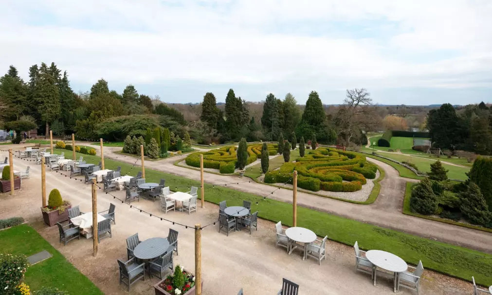 Up to 4 People: Sparkling - Afternoon Tea w/ Prosecco & Grounds Entry