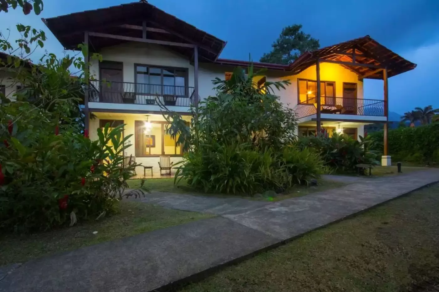 ✈ 8-Day Tour of Costa Rica with Air from Great Value Vacations