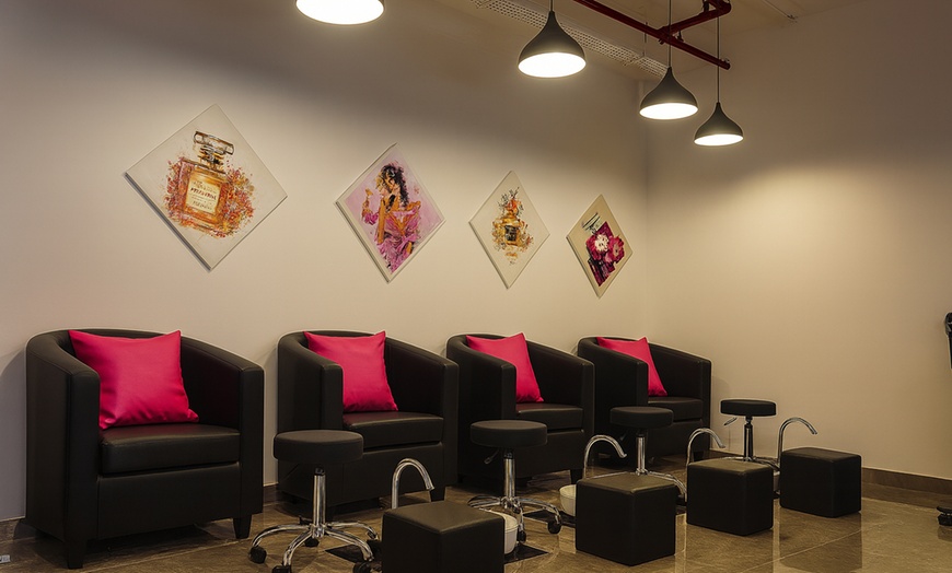 Image 2: Glow Revival: 45–75 Min Fruit, Brightening & Luxury Facials