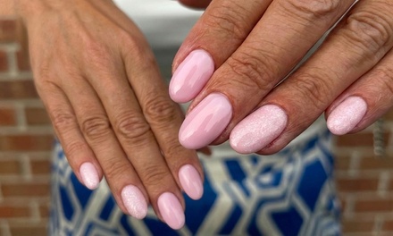 Beauté des mains avec pose de semi permanent - L’atelier de Chloé