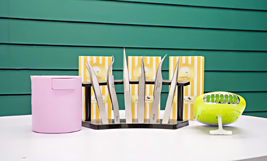 Image 11: Autumn inspiration: Deluxe Gel Polish or BIAB Manicure Awaits You