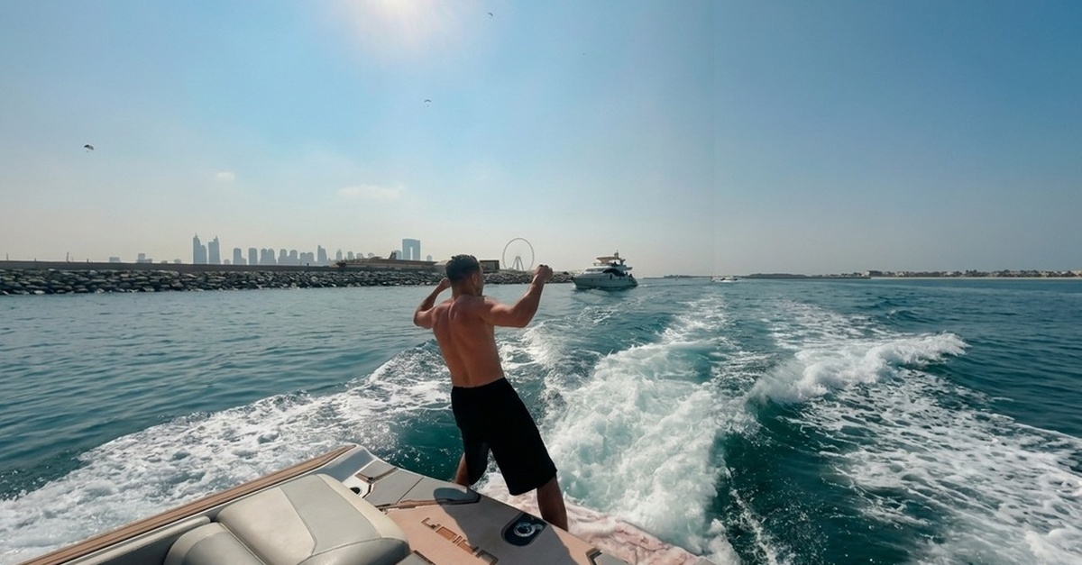 Dubai Wakesurf: Shared Or Private Boat Experience Dubai Wakesurf: Shared Or Private Boat Experience