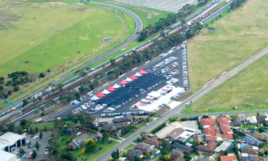 Image 3: Melbourne Airport Parking: Free Valet & Shuttle, 24/7 Access with CCTV