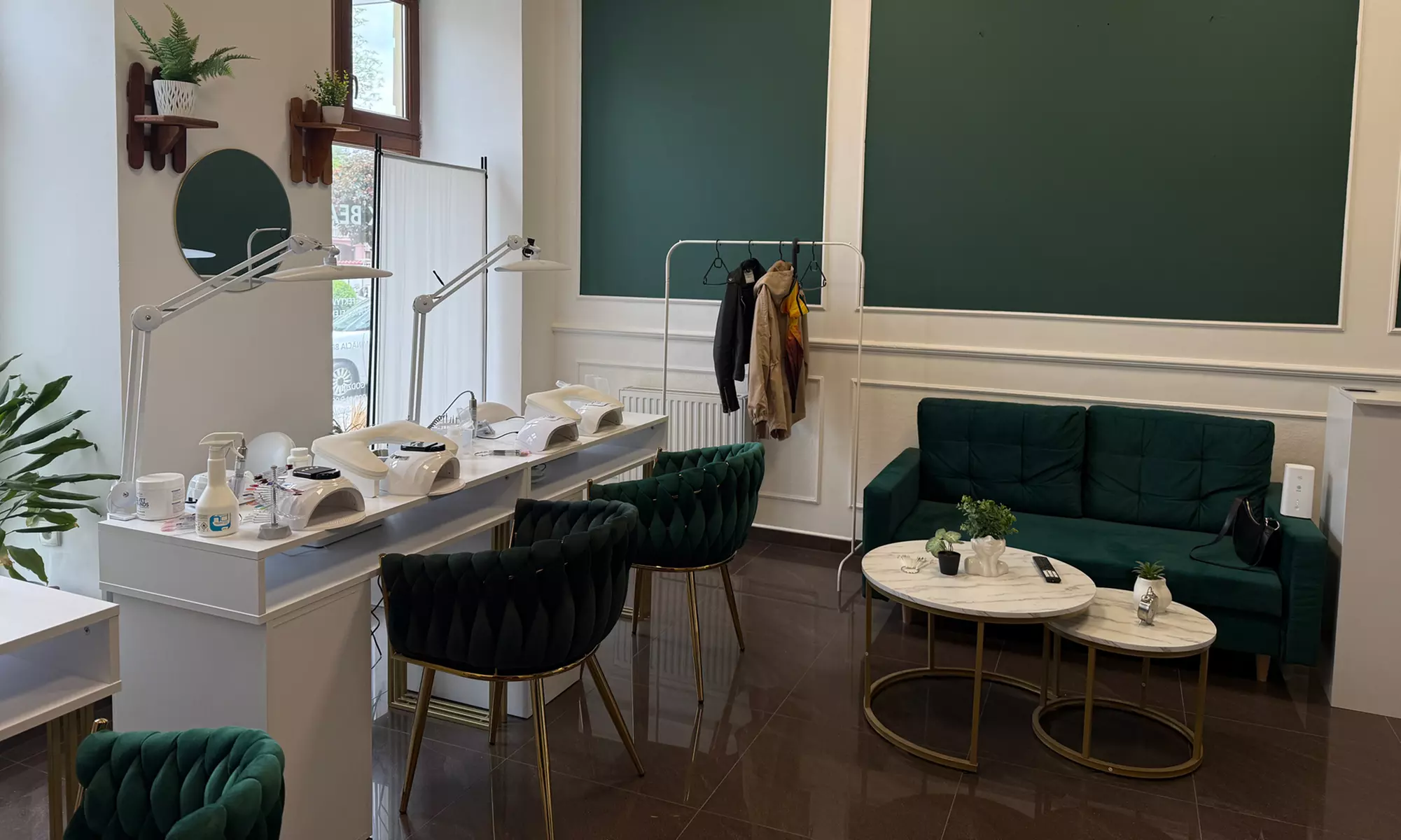 Profesjonalne oczyszczanie twarzy: ultradźwiękami, manualne i więcej