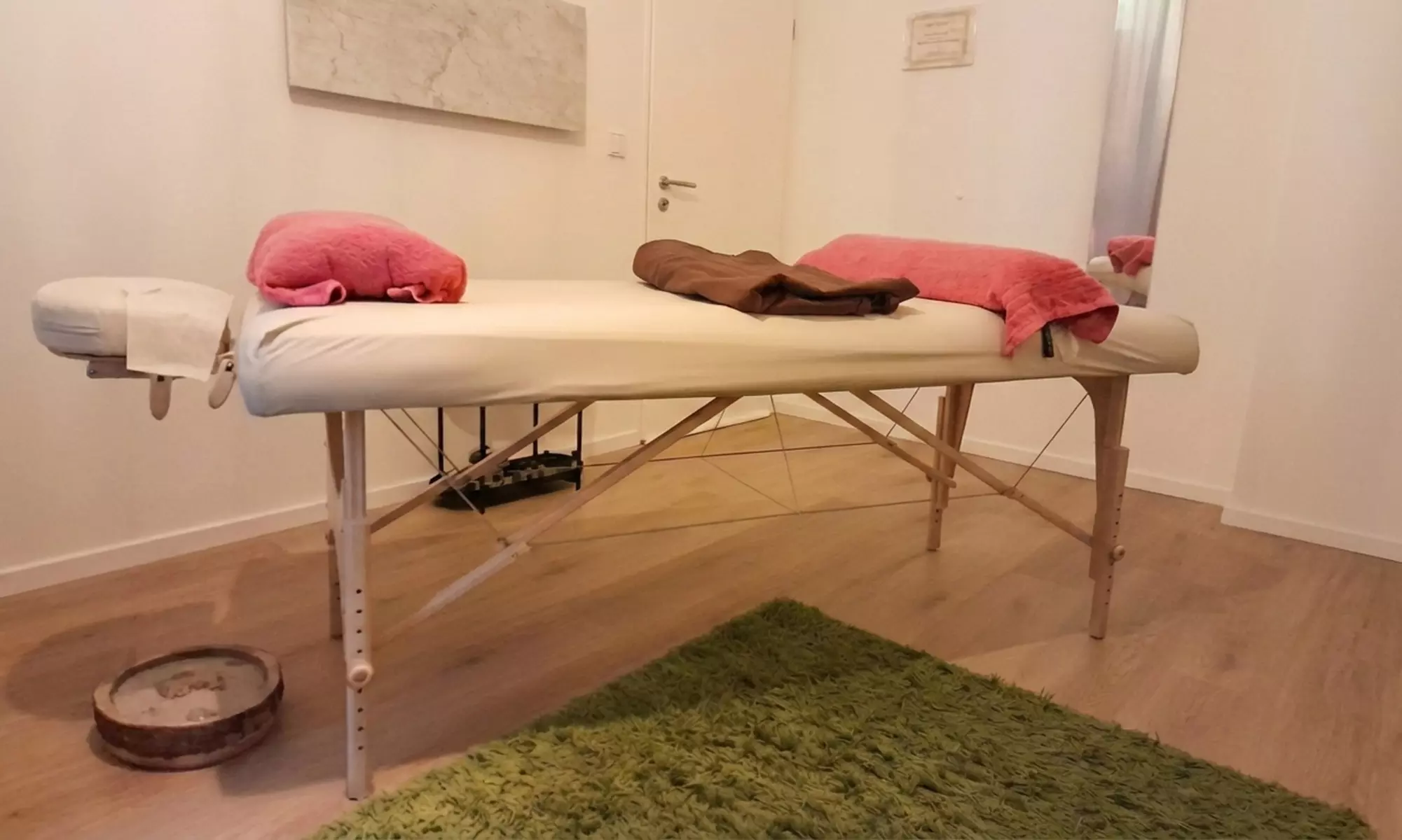 60 oder 90 Min. Aromaöl-Massage für den ganzen Körper für 1 Dame