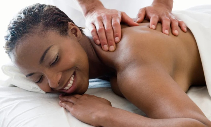 Image 2: Renewal, Your Way: 45 - 60 Minutes of Bliss + Aromatherapy & Towel
