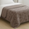 Image 13: Premium Winter Quilt: Soft, Hypoallergenic and Luxurious Comfort