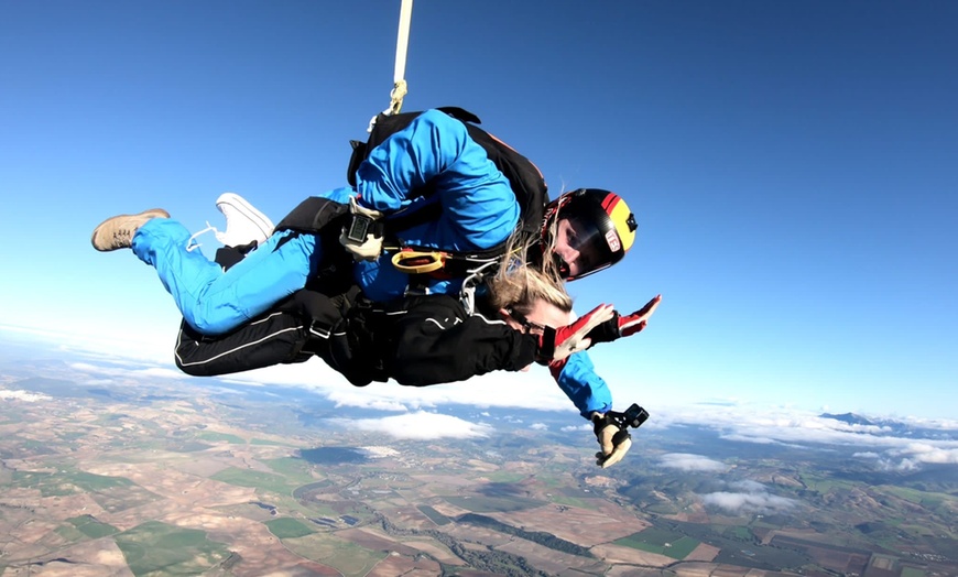 Image 7: Salto tándem en paracaídas para 1 