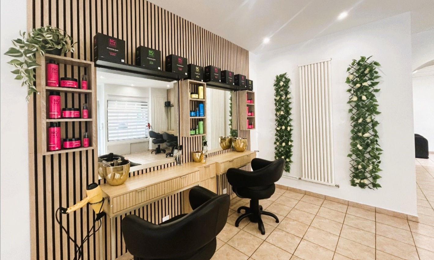 Forfait shampoing, coupe et brushing avec option couleur ou mèches