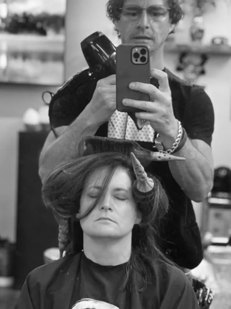 Transform Your Look with Chic Ombre & Brazilian Blowouts