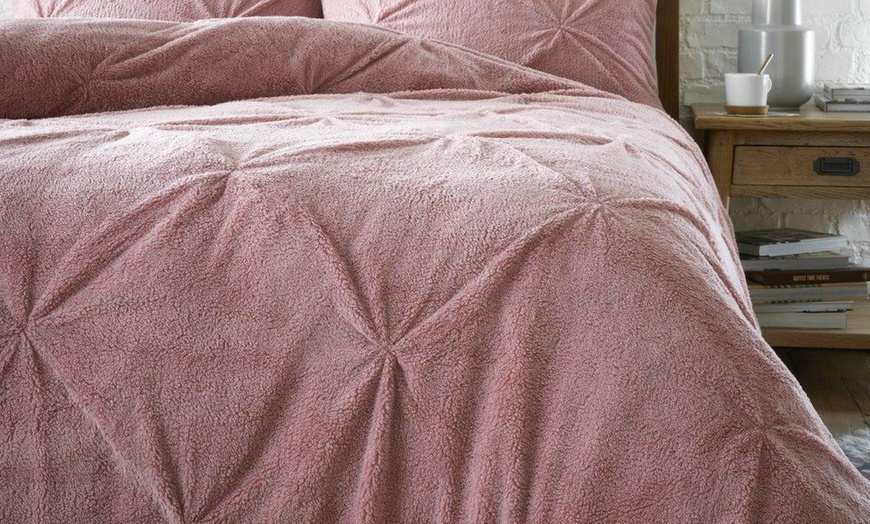 Image 8: Gaveno Cavailia Teddy Chiswick Duvet Cover Set or Teddy Fitted Sheets