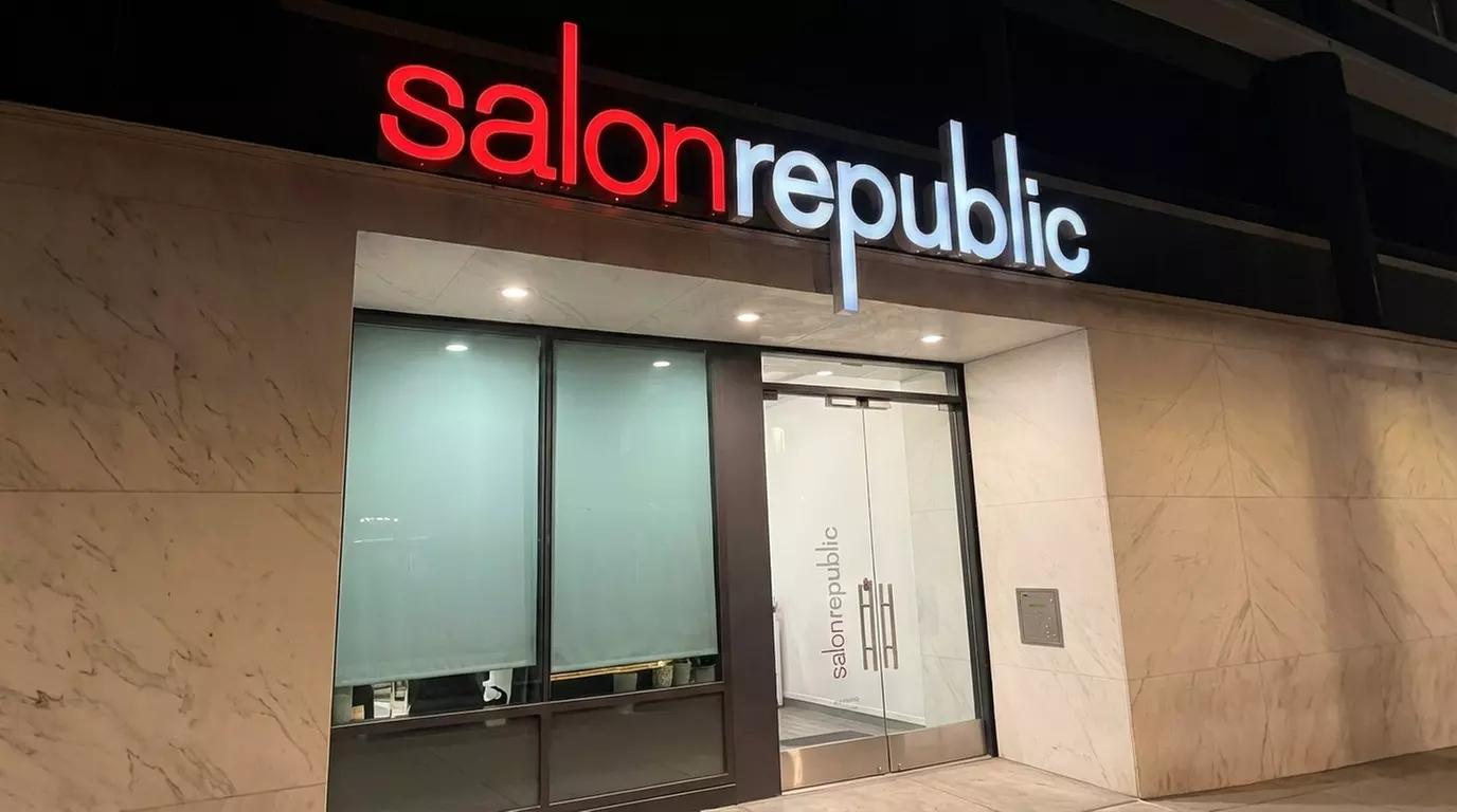 Ageless Radiance: 60-Minute HydraFacial Sessions