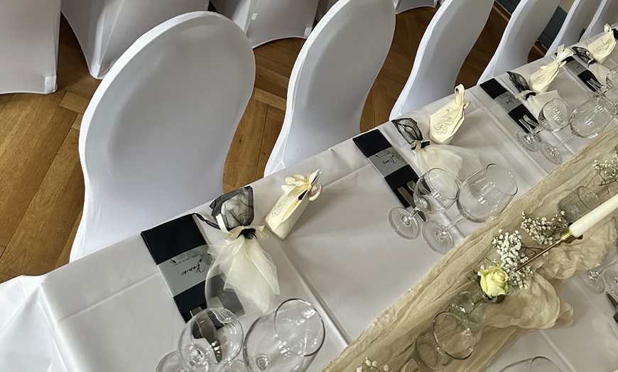 Image 11: Ticket: Faszinierendes Show Dinner inkl. 3-Gänge-Menü, Show & Getränk