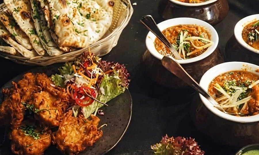 Menú indio con entrante, principal, naan y bebida para 2 o 4