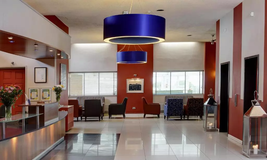 Swansea: 1 or 2 Nights with Breakfast, Early Check-In & Late Check-Out