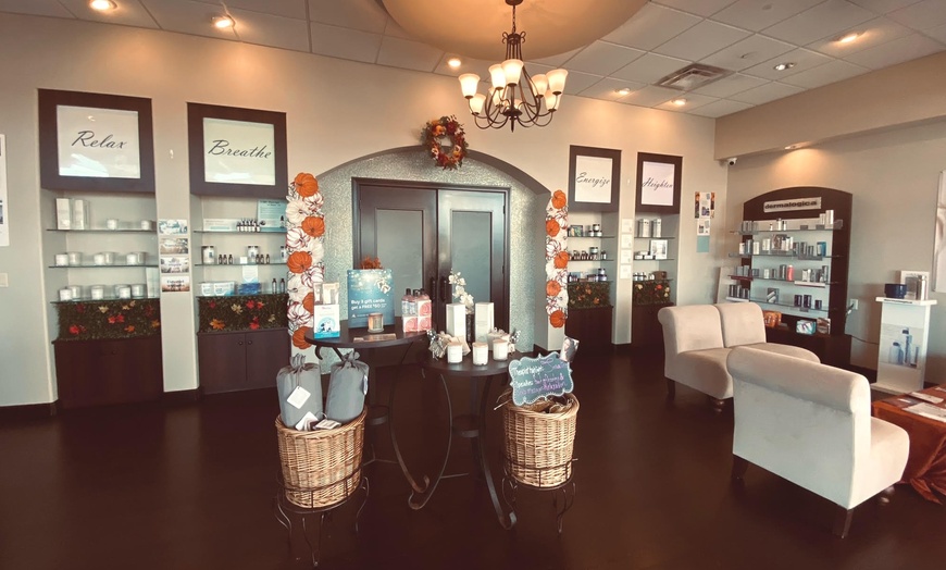 Image 3: Massages with Choice of Elevation & Packages with Massage + Facial