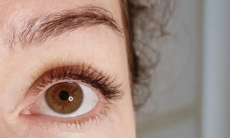 Image 2: Wimpernverlängerung mit der 1:2-Technik für 1 Person