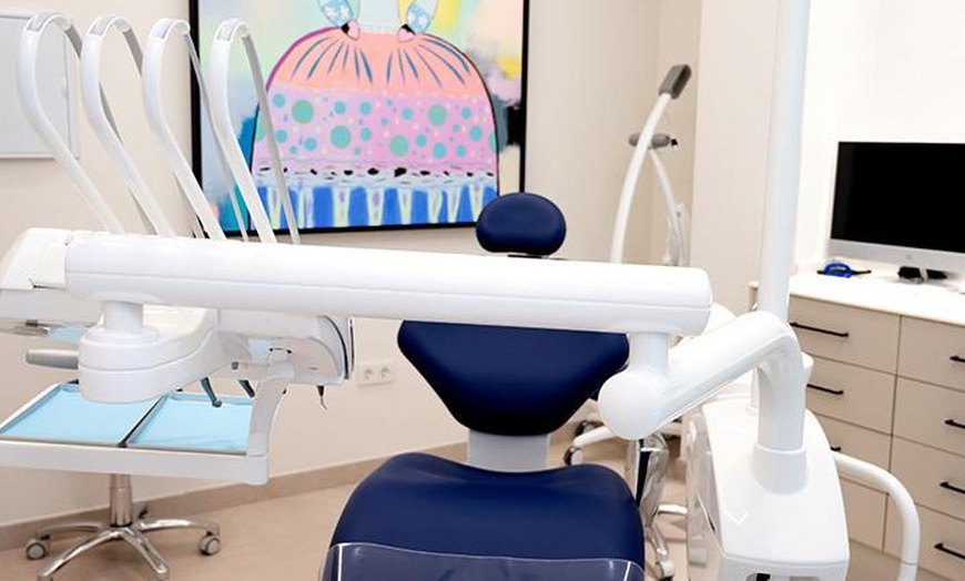 Image 4: Limpieza bucal con opción a radiografía y curetaje de 1 o 2 arcadas