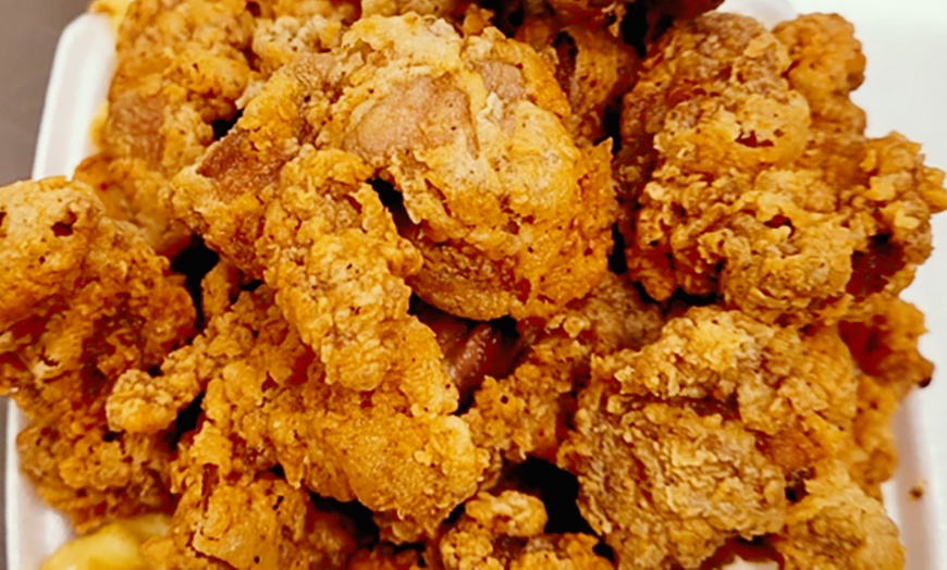 Image 1: 10 Wings, Crispy Fries, and Bread or $20 Voucher to Explore the Menu