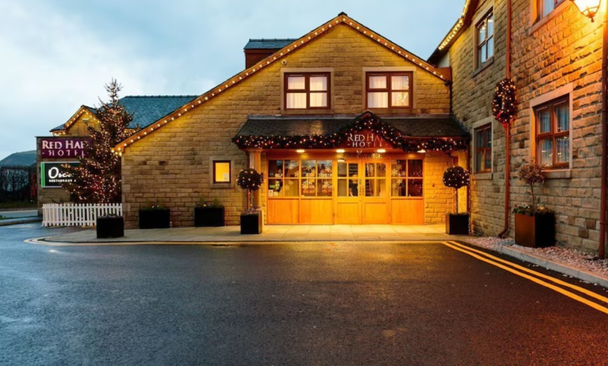 Image 1: Greater Manchester: 2 Nights with Breakfast, Dinner and Bottle of Wine