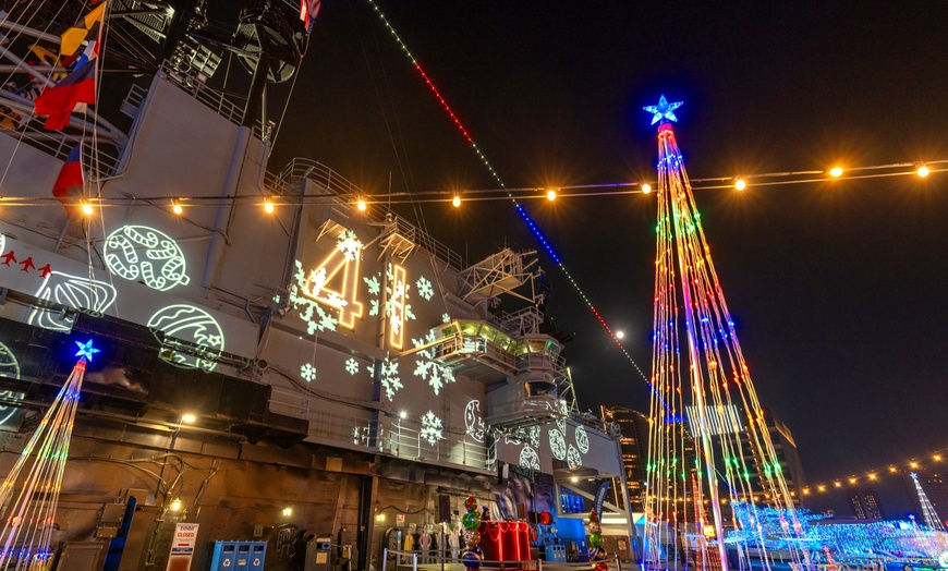 Image 3: General Admission to Jingle Jets Holiday Lights in San Diego!