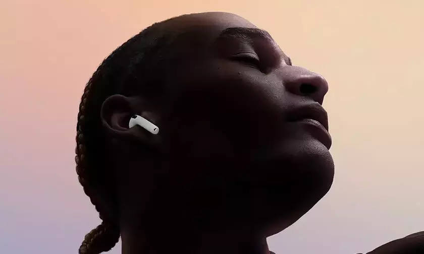 New Apple AirPods (4th Generation) with USB-C Charging Case