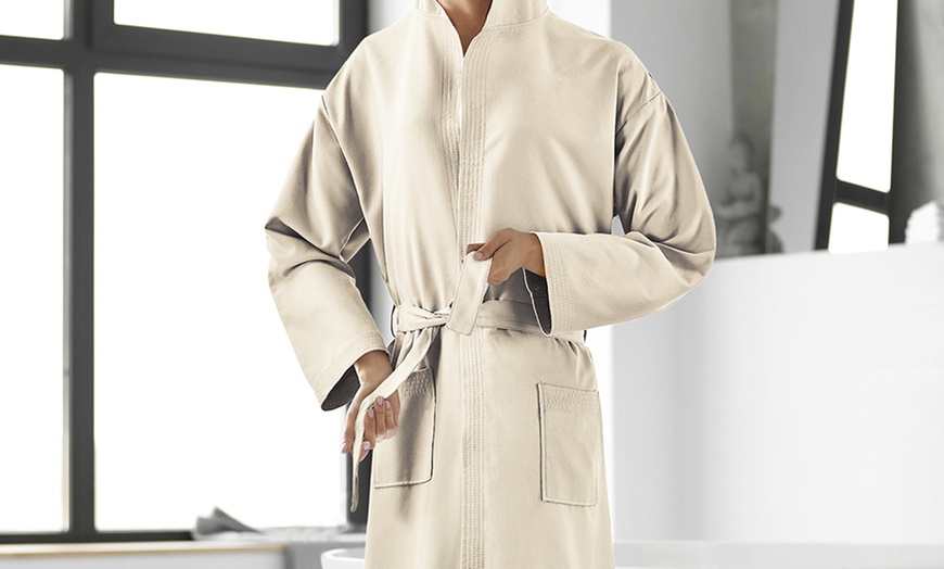 Image 37: Sneldrogend microfiber badjas met capuchon