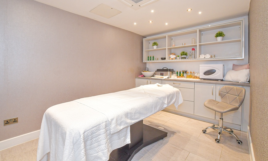 Image 9: Spa Experience w/ Treatment, Prosecco & Robe & Slippers For 1 Or 2 