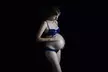 Shooting de 20 min ou spécial femme enceinte de 30 min avec tirages pour 1 à 2 personnes dès 9,90 € chez Studio Photo AD - Second Medium