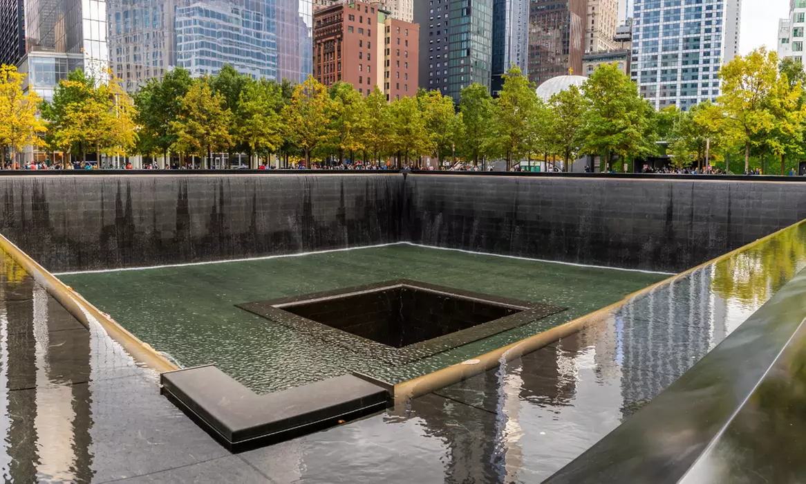 Up to 27% Off 4.5-Hour Manhattan Bus & Walking Sightseeing Tour