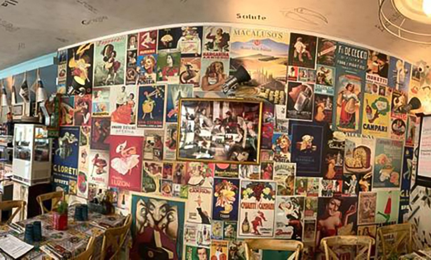 Image 8: Spezial-Bruschetta, Pizza nach Wahl und Tiramisu für 1-4 Personen