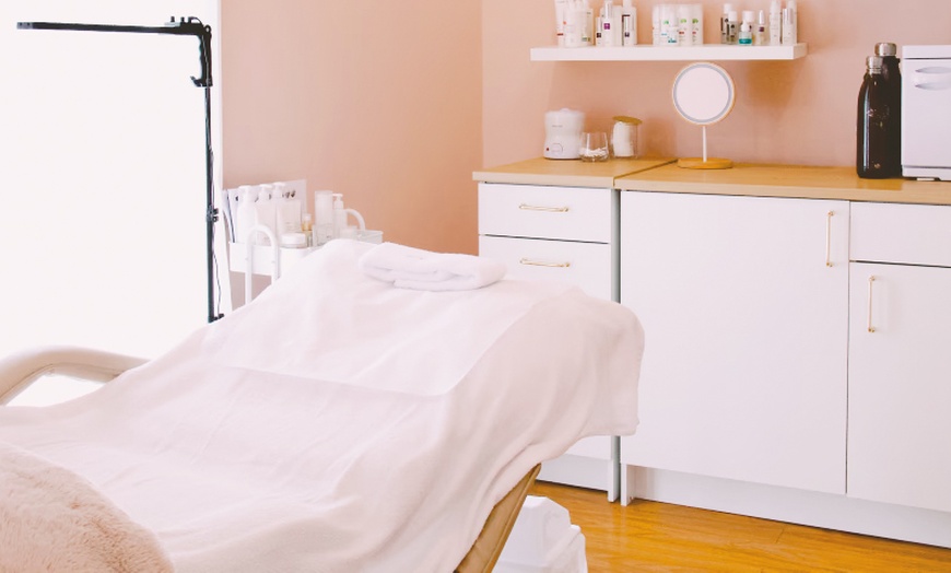 Image 4: 60- or 90-Min Spa Massages & Glow Packages for One or Two People