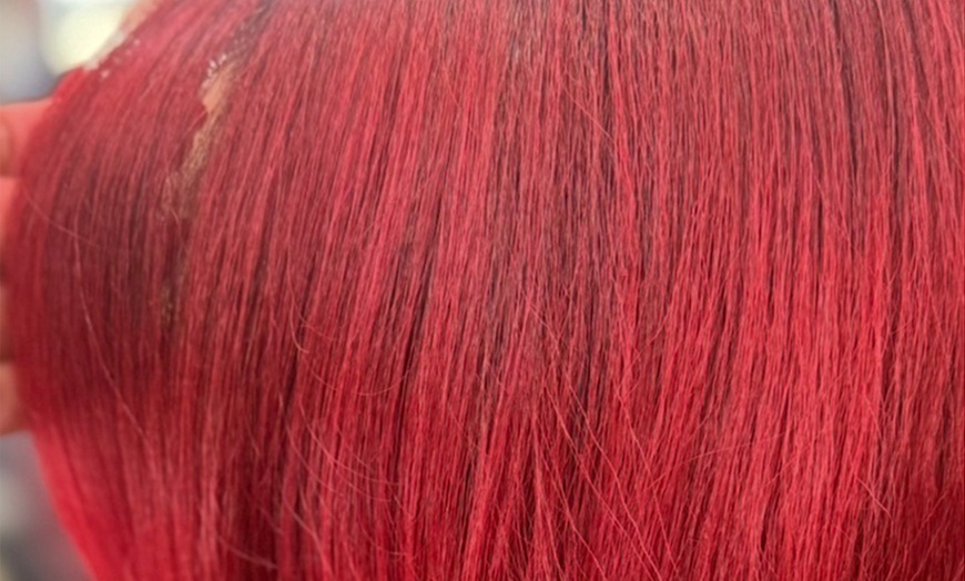Image 5: Enhance Yourself with Hair Color and Highlight Services