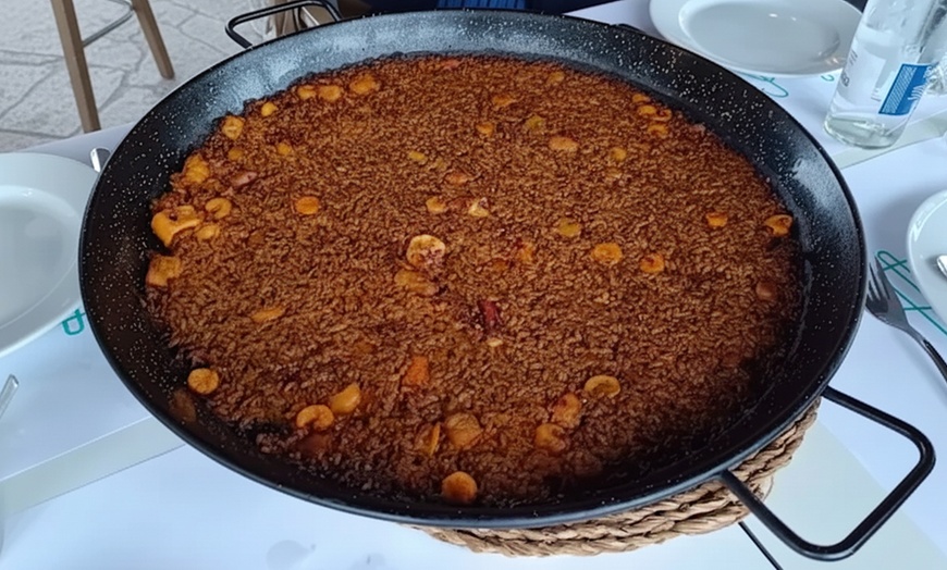 Image 6: Plan Beach con vistas al mar y opciones de menú para 2 o 4 personas