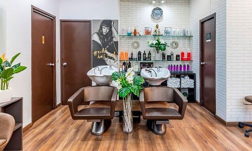 Image 5: Head spa capilar coreano detox o prémium con bebida de cortesía