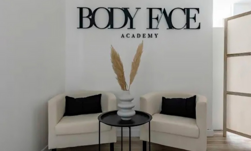 Image 4: Rehaussement de cils, extensions et soin avec NisyCils Bordeaux