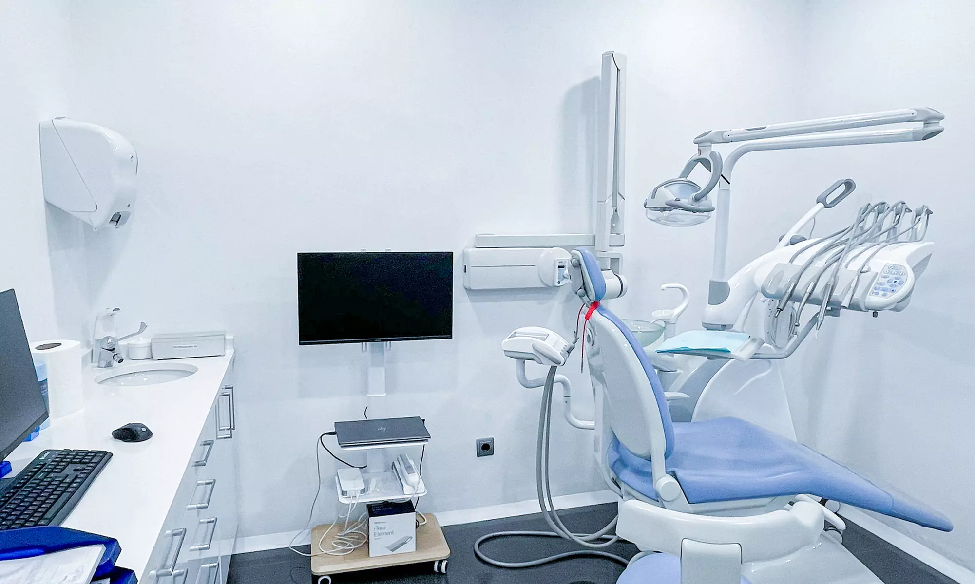 Limpieza bucal con ultrasonidos y opción a blanqueamiento dental