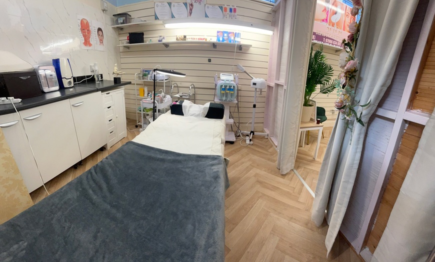 Image 4: One Microblading Session with Touch-Up!