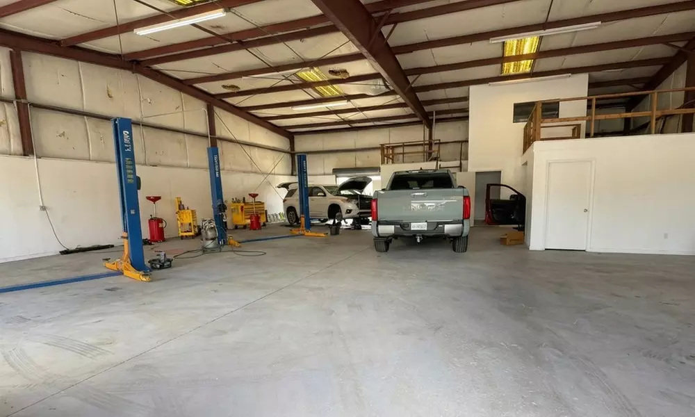 Synthetic Blend or Full Synthetic Oil Change with Optional Tire Rotation @ Pro Garage Auto Service (Get 32% Off) - Image 2