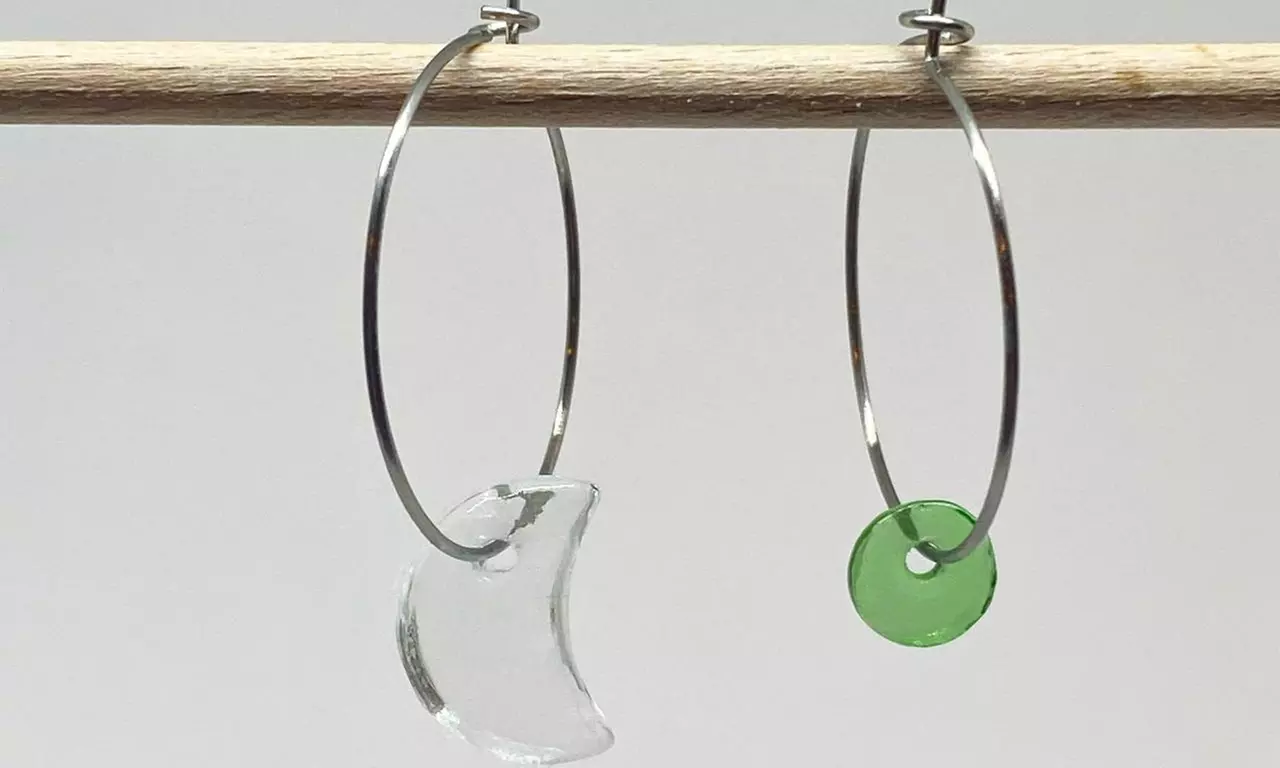 Experiencia de joyería, corte de botellas o botánica en cristal y vino