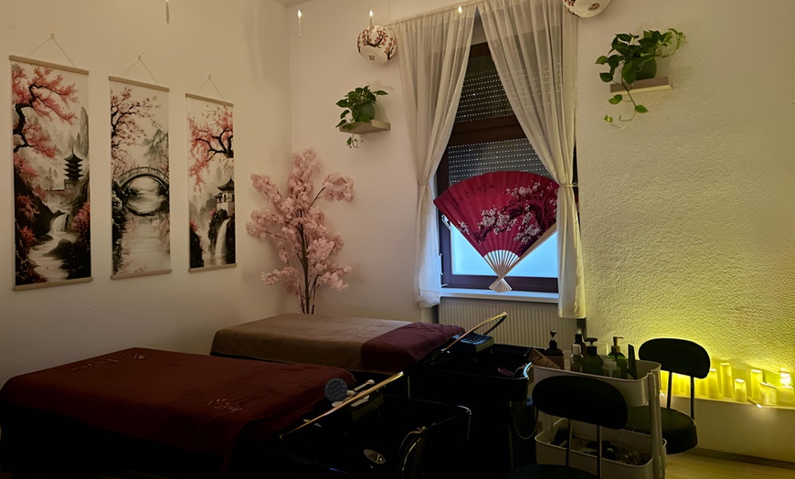 Image 4: Head-Spa „Premium“ inkl. wohltuender Gesichtsbehandlung für 1 Person