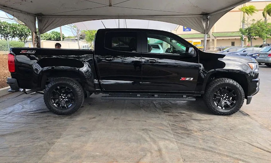 Image 8: Wash & Wax / Exterior Treatment-Full-Size Car, SUV/Van, or Midsize SUV