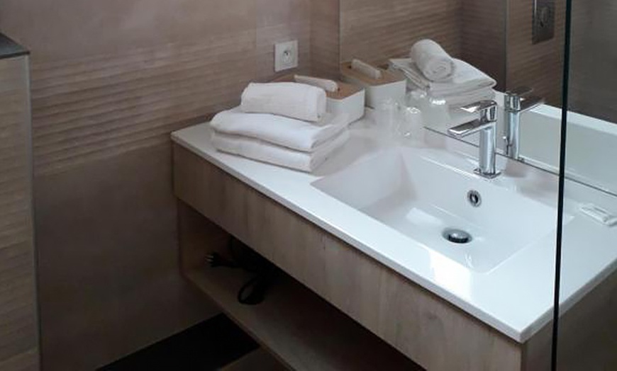 Image 8: Auvergne : chambre double avec petit-déjeuner, dîner et accès spa
